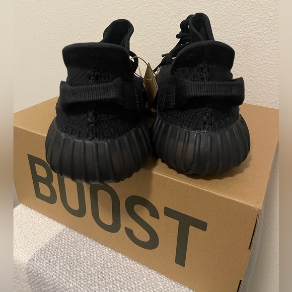 Yeezy Boost 350 V2 - Picture 5 of 7